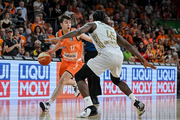 解决安保难 解决安保难